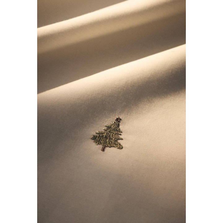 Покрывало из сатина с вышивкой рождественских елок