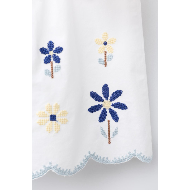 ТОП С ЦВЕТАМИ, ВЫШИТЫМИ КРЕСТИКОМ