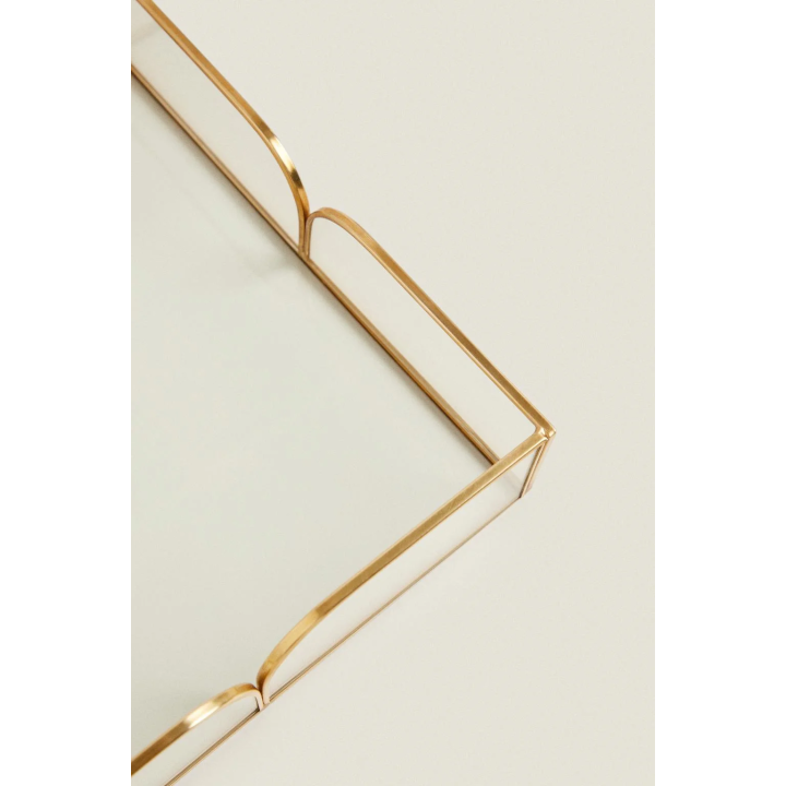 СТЕКЛЯННАЯ ПОДСТАВКА ДЛЯ САЛФЕТОК С МЕТАЛЛИЧЕСКОЙ ОТДЕЛКОЙ