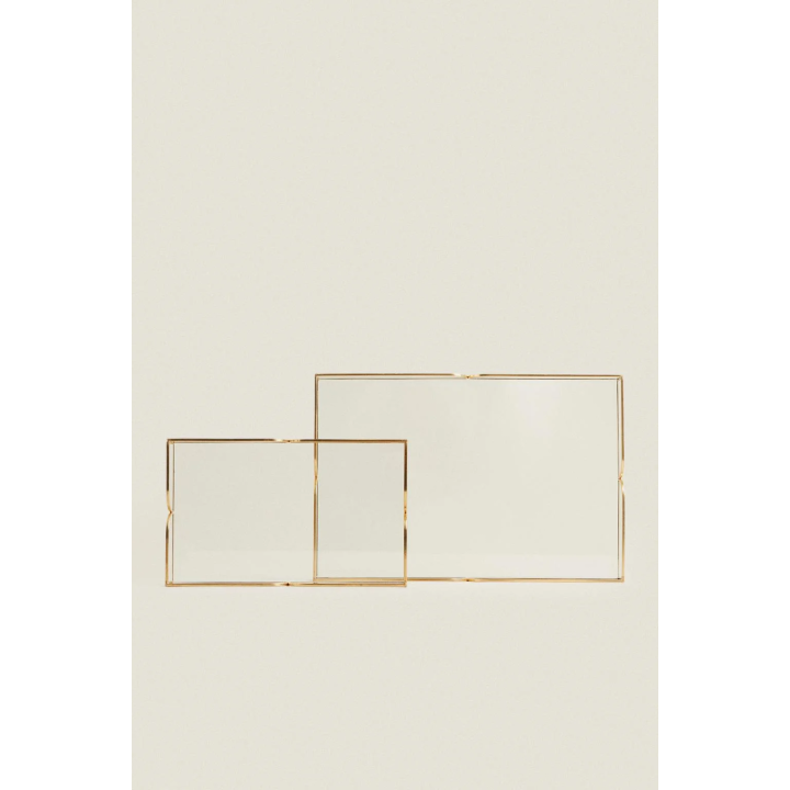 СТЕКЛЯННЫЙ И МЕТАЛЛИЧЕСКИЙ ПОДНОС