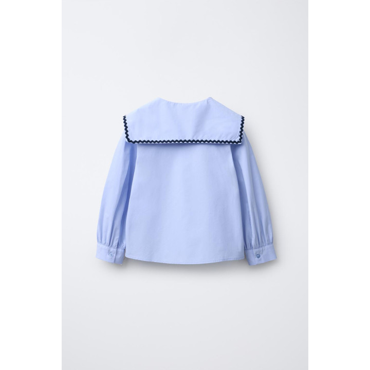 РУБАШКА С ВОРОТНИКОМ, ОТДЕЛАННЫМ ВОЛНИСТОЙ ТЕСЬМОЙ