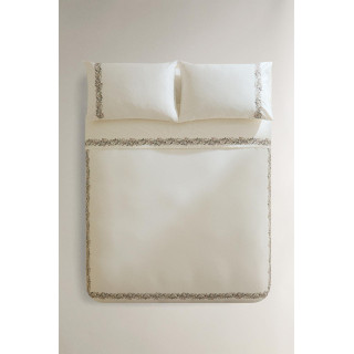 Покрывало из сатина с вышитыми листьями