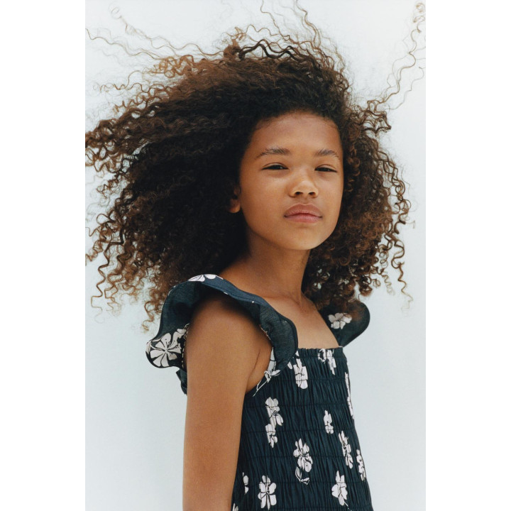 КОРОТКИЙ КОМБИНЕЗОН С ЦВЕТОЧНЫМ ПРИНТОМ