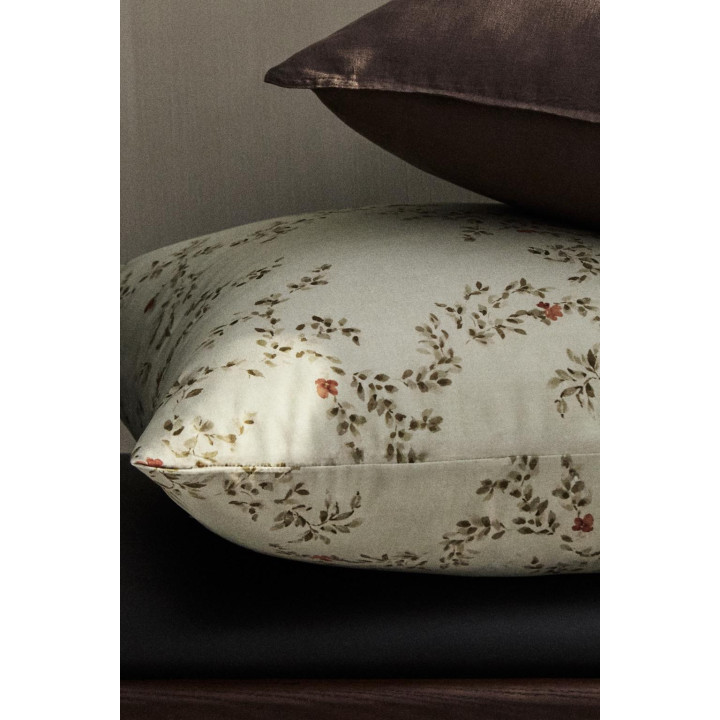 Наволочка с принтом листьев