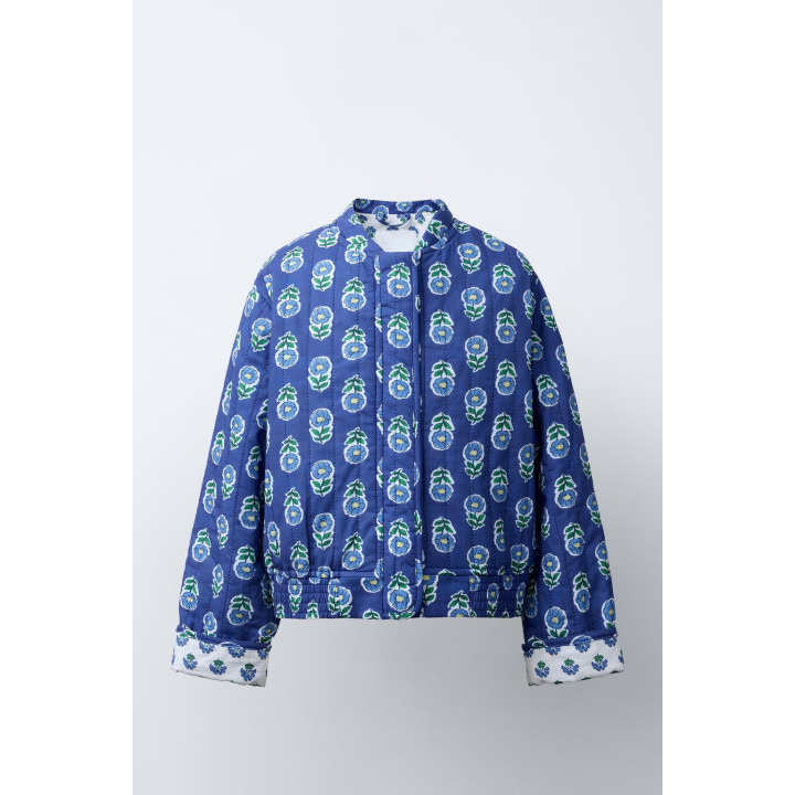 СТЕГАНАЯ КУРТКА С ЦВЕТОЧНЫМ ПРИНТОМ