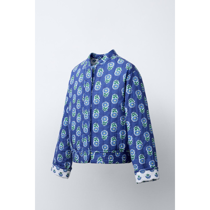 СТЕГАНАЯ КУРТКА С ЦВЕТОЧНЫМ ПРИНТОМ