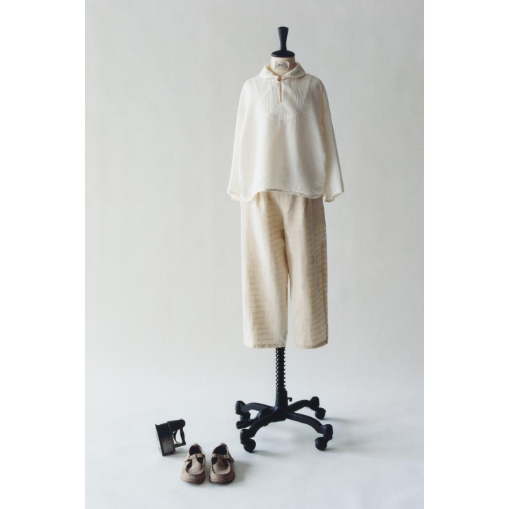 ПРЯМЫЕ БРЮКИ С ТЕКСТУРНЫМ РИСУНКОМ