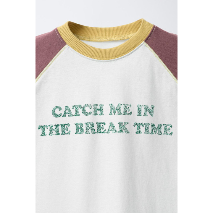 ФУТБОЛКА С КОНТРАСТНЫМИ РУКАВАМИ РЕГЛАН