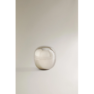 Маленькая круглая металлическая коробка