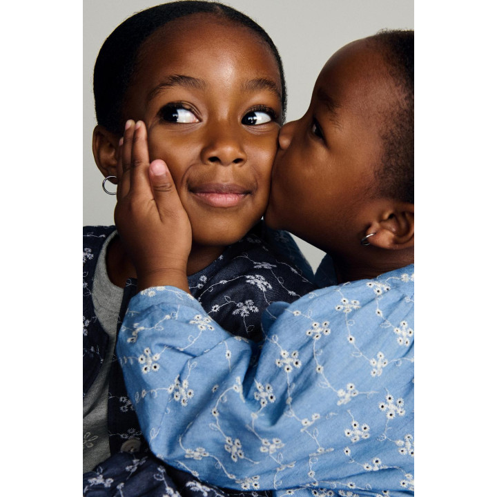 ZARA TIMELESS — ПЛАТЬЕ С ВЫШИВКОЙ В ВИДЕ ЦВЕТОВ