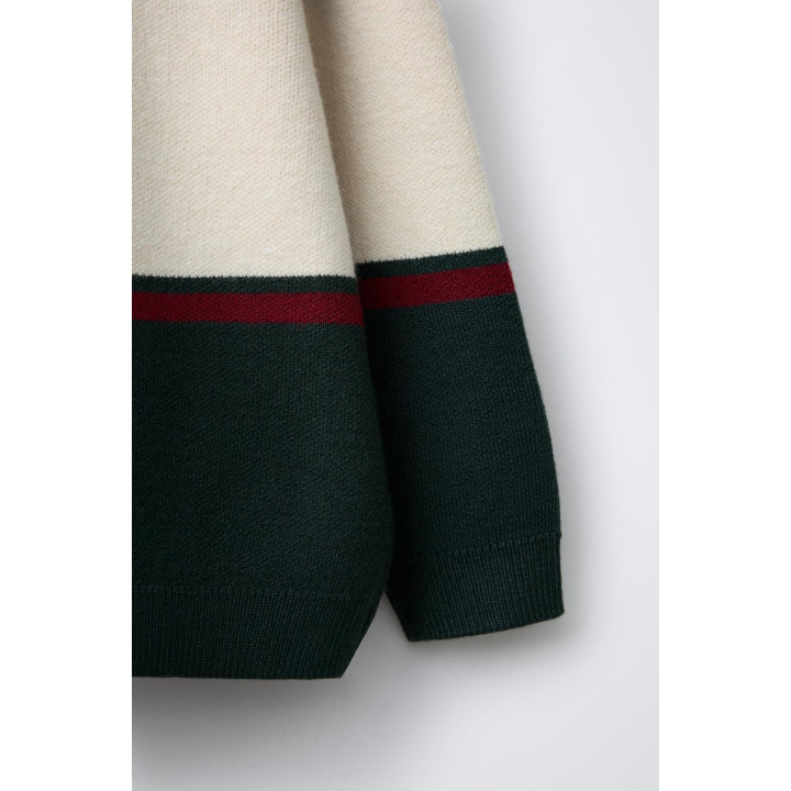 ТРИКОТАЖНОЕ ПОЛО В СТИЛЕ ВАРСИТИ