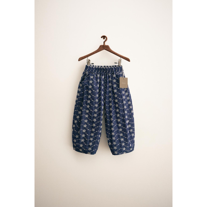 ZARA TIMELESS — БРЮКИ СВОБОДНОГО КРОЯ С ВЫШИВКОЙ В ВИДЕ ЦВЕТОВ