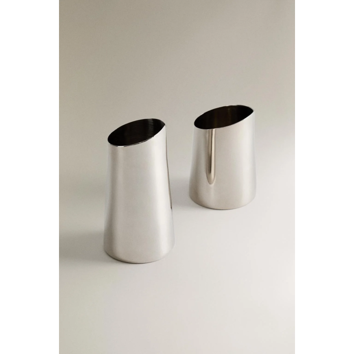 Металлическая ваза