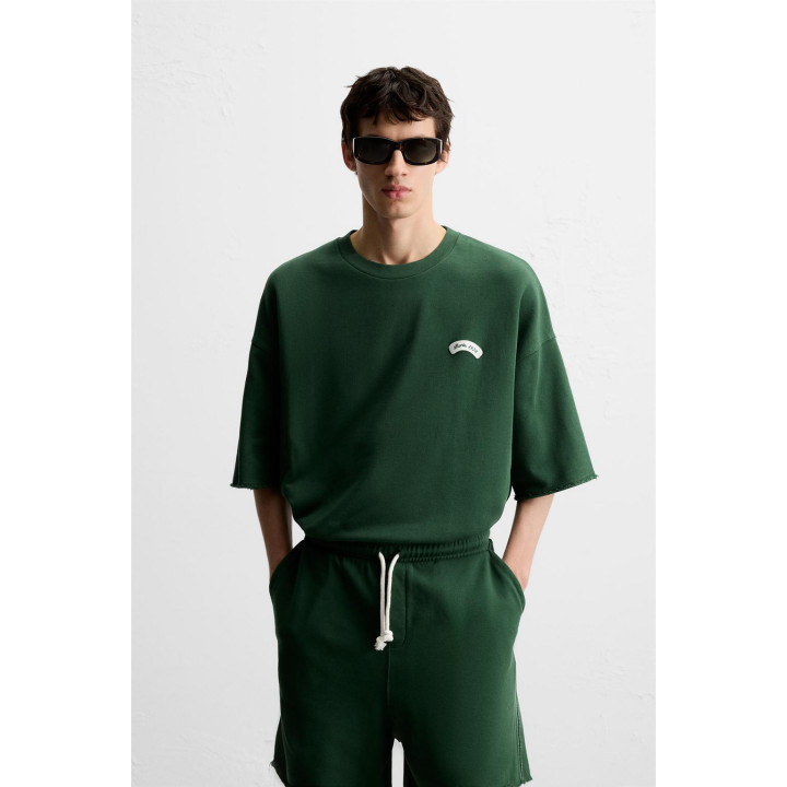 ТОЛСТОВКА С КОНТРАСТНОЙ НАШИВКОЙ