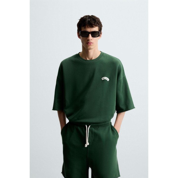 ТОЛСТОВКА С КОНТРАСТНОЙ НАШИВКОЙ