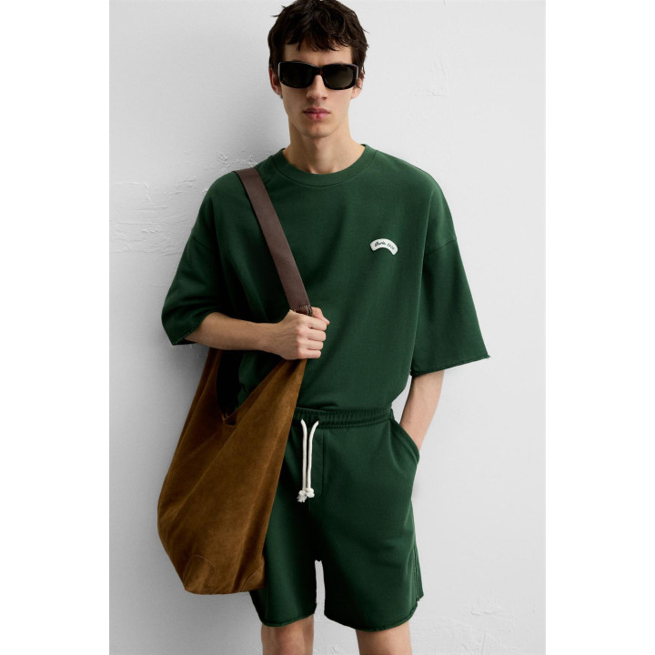 ТОЛСТОВКА С КОНТРАСТНОЙ НАШИВКОЙ