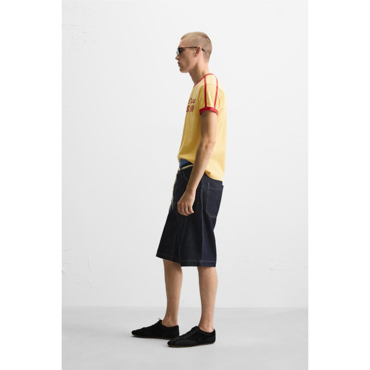 ФУТБОЛКА С КОНТРАСТНОЙ НАДПИСЬЮ И ОКАНТОВКОЙ В РУБЧИК