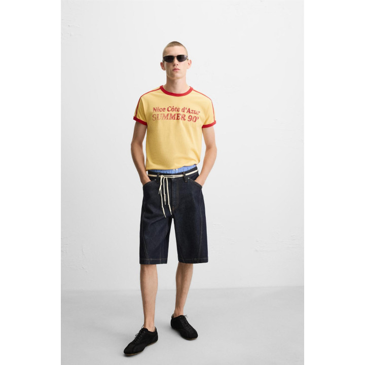 ФУТБОЛКА С КОНТРАСТНОЙ НАДПИСЬЮ И ОКАНТОВКОЙ В РУБЧИК