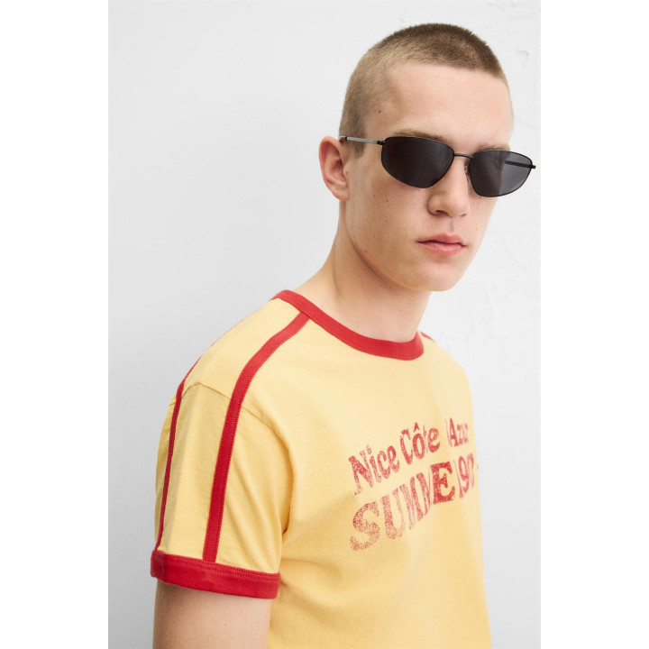 ФУТБОЛКА С КОНТРАСТНОЙ НАДПИСЬЮ И ОКАНТОВКОЙ В РУБЧИК