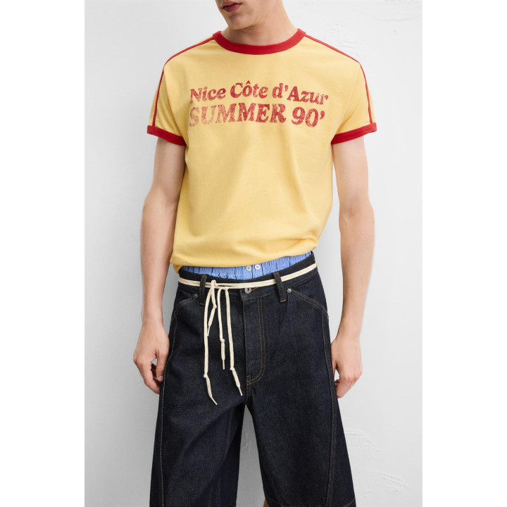 ФУТБОЛКА С КОНТРАСТНОЙ НАДПИСЬЮ И ОКАНТОВКОЙ В РУБЧИК