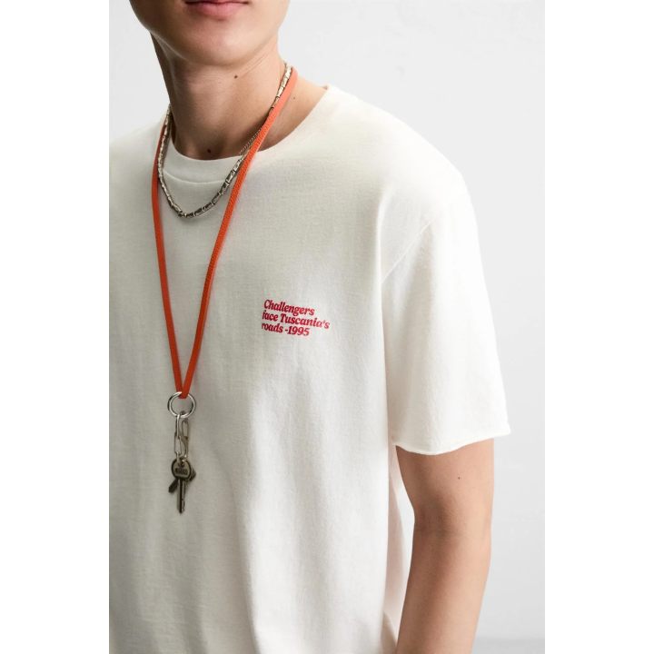 ФУТБОЛКА ИЗ ТКАНИ С ЭФФЕКТОМ ПОТЕРТОСТИ С НАДПИСЬЮ