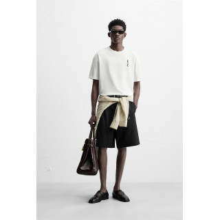 Футболка с вышитыми надписями