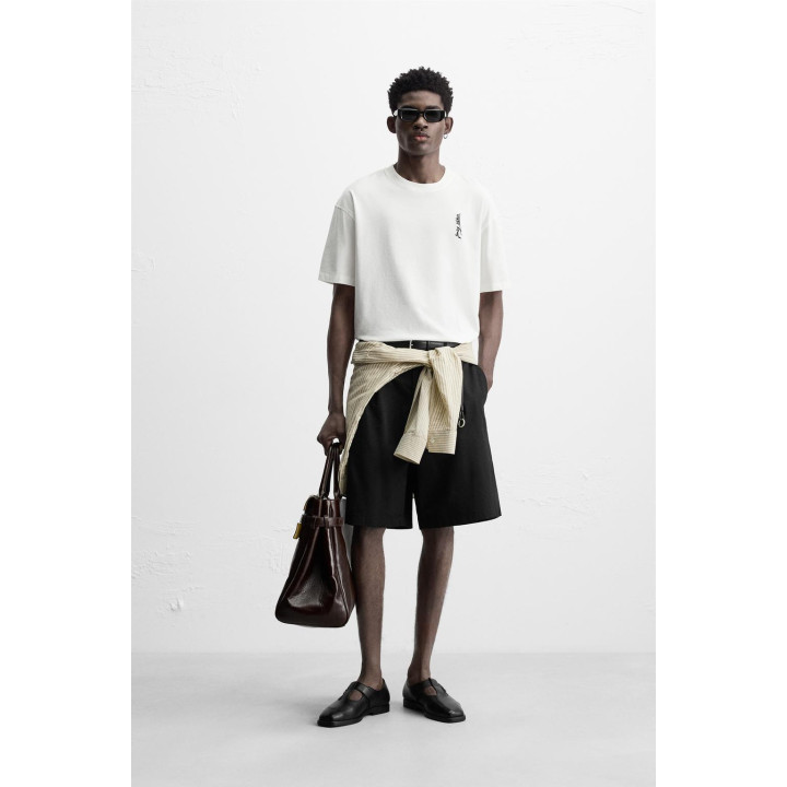 Футболка с вышитыми надписями