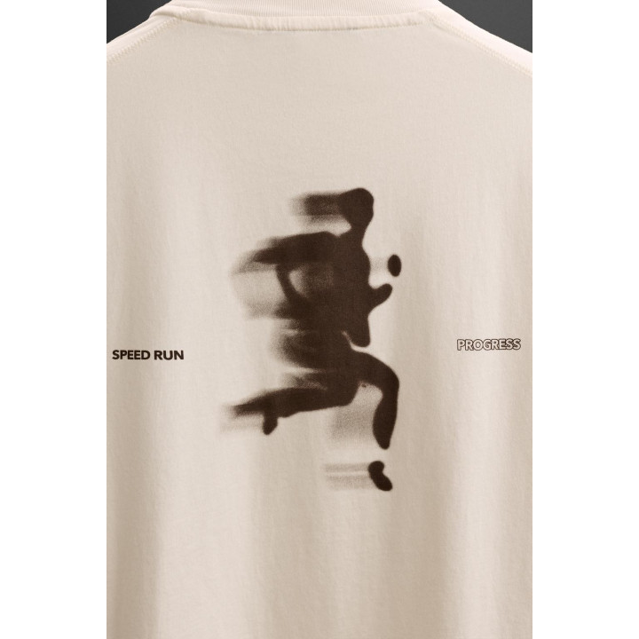 ФУТБОЛКА С ПРИНТОМ ДЛЯ БЕГА