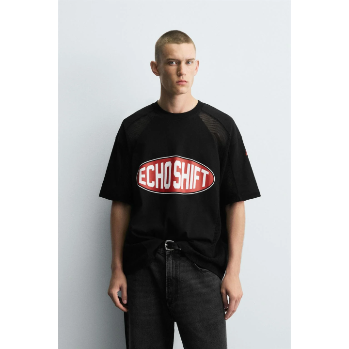 ФУТБОЛКА С КОМБИНИРОВАННЫМИ ГРАФИЧЕСКИМИ РИСУНКАМИ