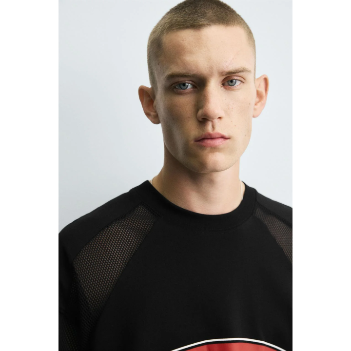 ФУТБОЛКА С КОМБИНИРОВАННЫМИ ГРАФИЧЕСКИМИ РИСУНКАМИ