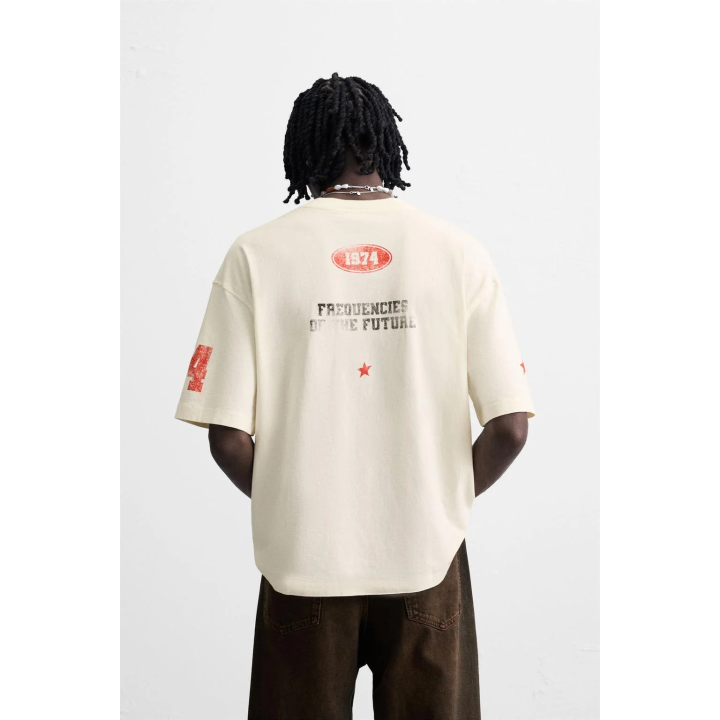 ФУТБОЛКА С ПРИНТАМИ И ЭФФЕКТОМ ПОТЕРТОСТИ