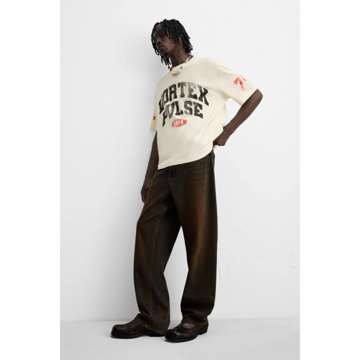 ФУТБОЛКА С ПРИНТАМИ И ЭФФЕКТОМ ПОТЕРТОСТИ