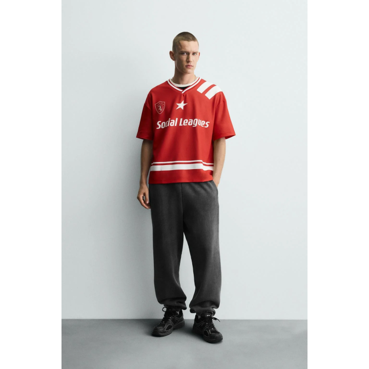 ФУТБОЛКА С РЕТРО-ПРИНТАМИ В ФУТБОЛЬНОМ СТИЛЕ