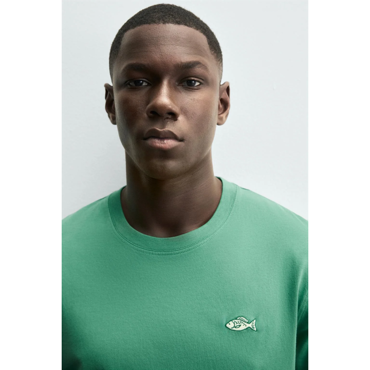 ФУТБОЛКА С ВЫШИВКОЙ В ВИДЕ РЫБЫ