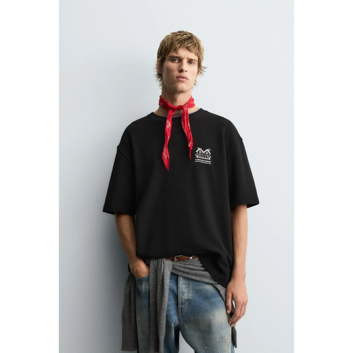 ТОЛСТОВКА С КОНТРАСТНЫМИ ПРИНТАМИ