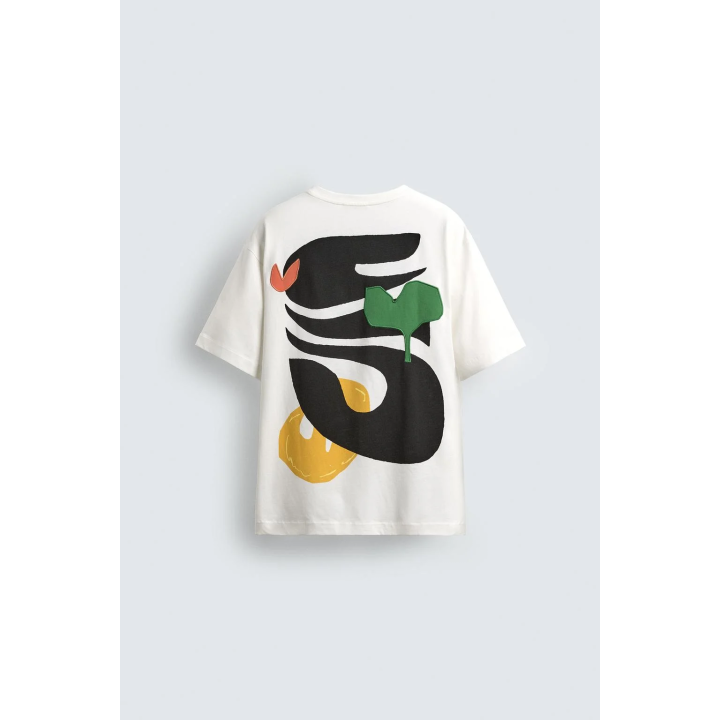 ФУТБОЛКА С КОНТРАСТНЫМИ НАШИВКАМИ