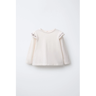 ФУТБОЛКА С ВОЛАНАМИ И ЦВЕТОЧНОЙ ВЫШИВКОЙ