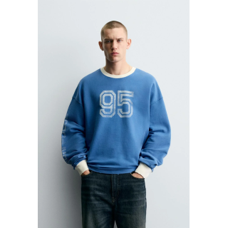 ФУТБОЛКА С ПРИНТОМ И ЭФФЕКТОМ ПОТЕРТОСТИ