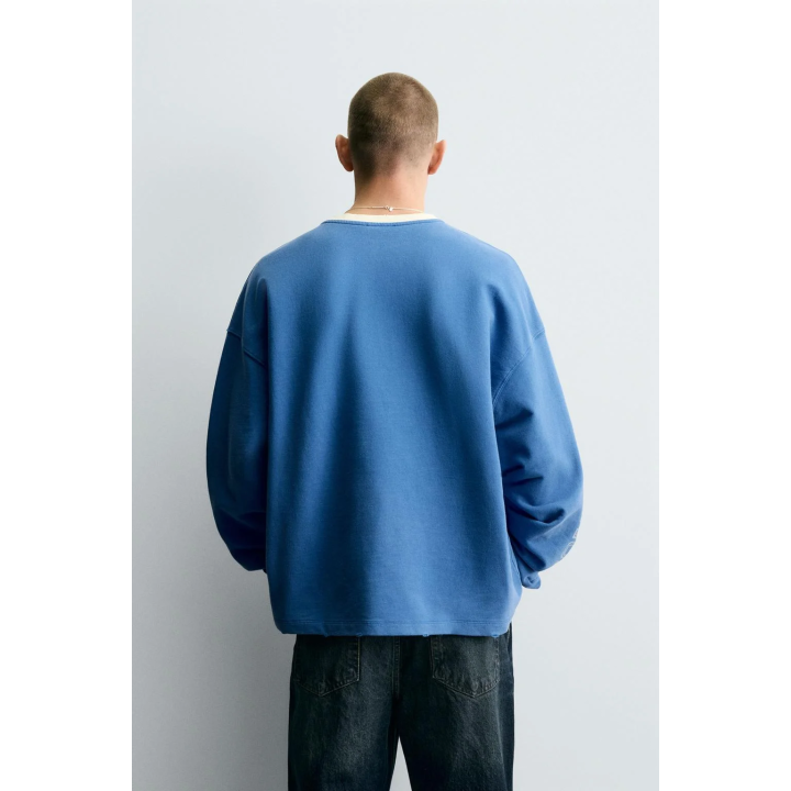 ФУТБОЛКА С ПРИНТОМ И ЭФФЕКТОМ ПОТЕРТОСТИ