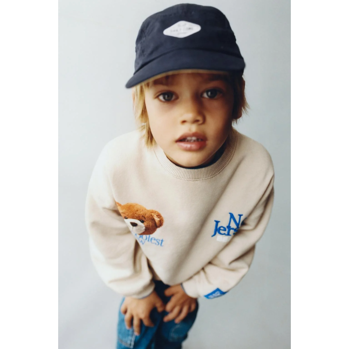 ТОЛСТОВКА С ПРИНТОМ МЕДВЕДЕЙ И ВЫШИВКОЙ ТЕКСТА