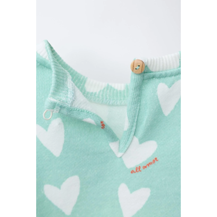 ТОЛСТОВКА С ПРИНТОМ «СЕРДЕЧКИ»