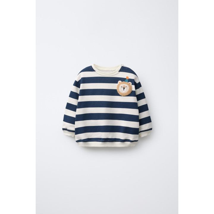 ТОЛСТОВКА В ПОЛОСКУ С НАШИВКОЙ «ЛЕВ»