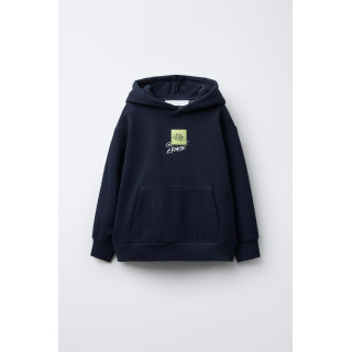 ХУДИ С КАПЮШОНОМ И ЭТИКЕТКАМИ