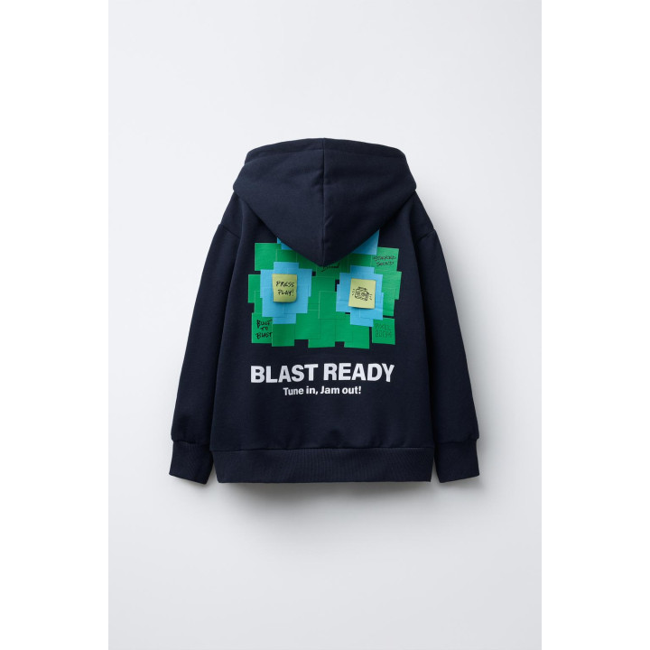 ХУДИ С КАПЮШОНОМ И ЭТИКЕТКАМИ