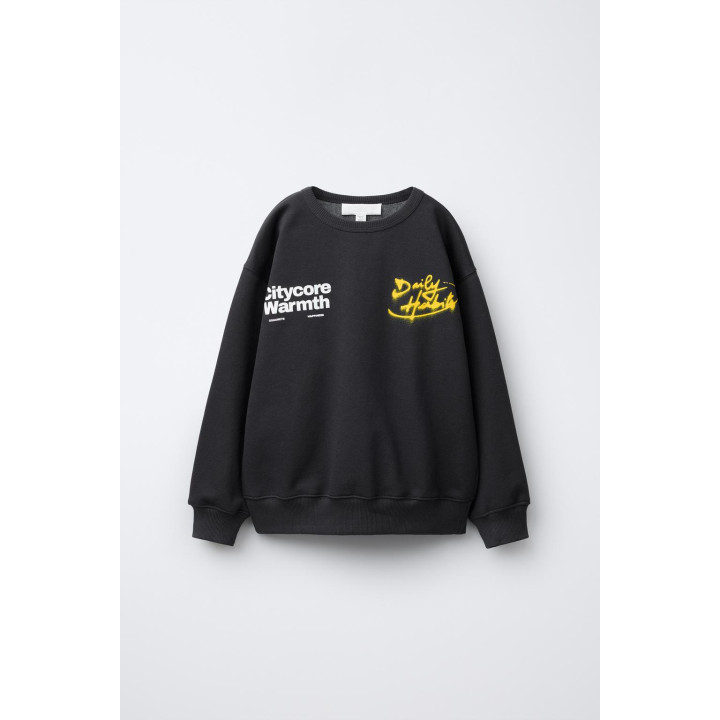 ТОЛСТОВКА С ГРАФФИТИ-ПРИНТОМ