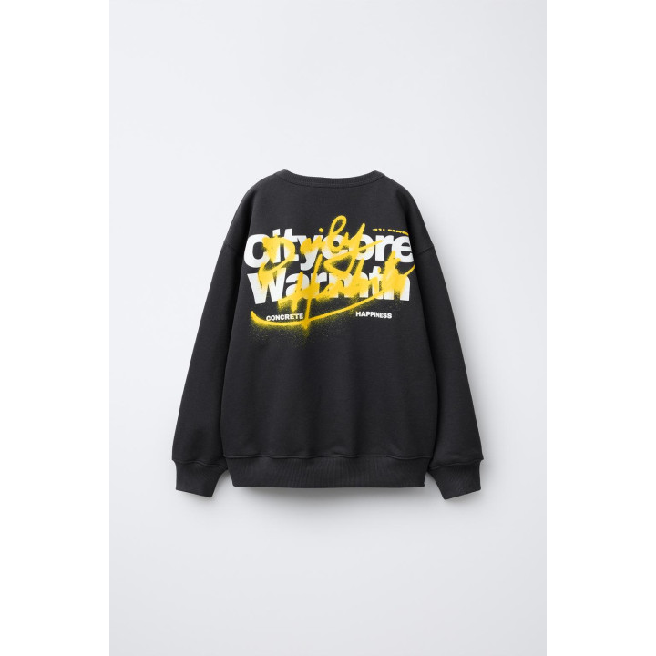 ТОЛСТОВКА С ГРАФФИТИ-ПРИНТОМ