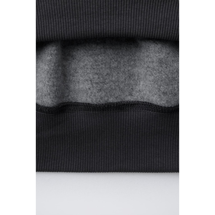 ТОЛСТОВКА С ГРАФФИТИ-ПРИНТОМ