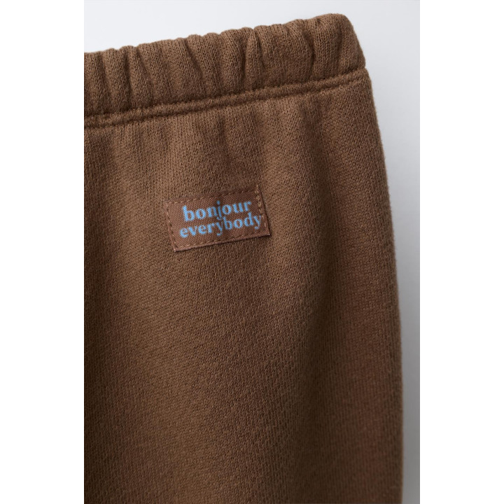 БРЮКИ-ДЖОГГЕРЫ С ЭТИКЕТКОЙ