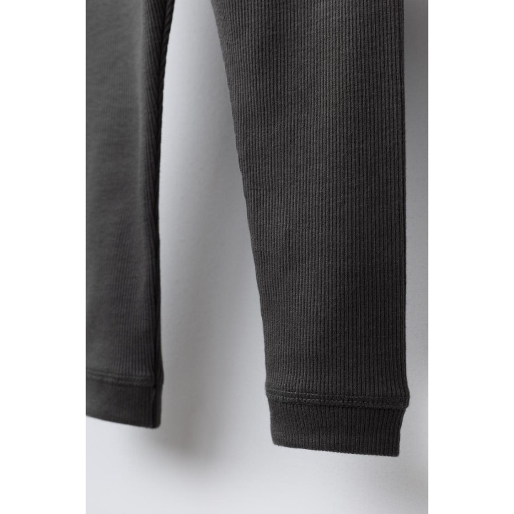 Лосины в рубчик с эластичным поясом и деталью метки