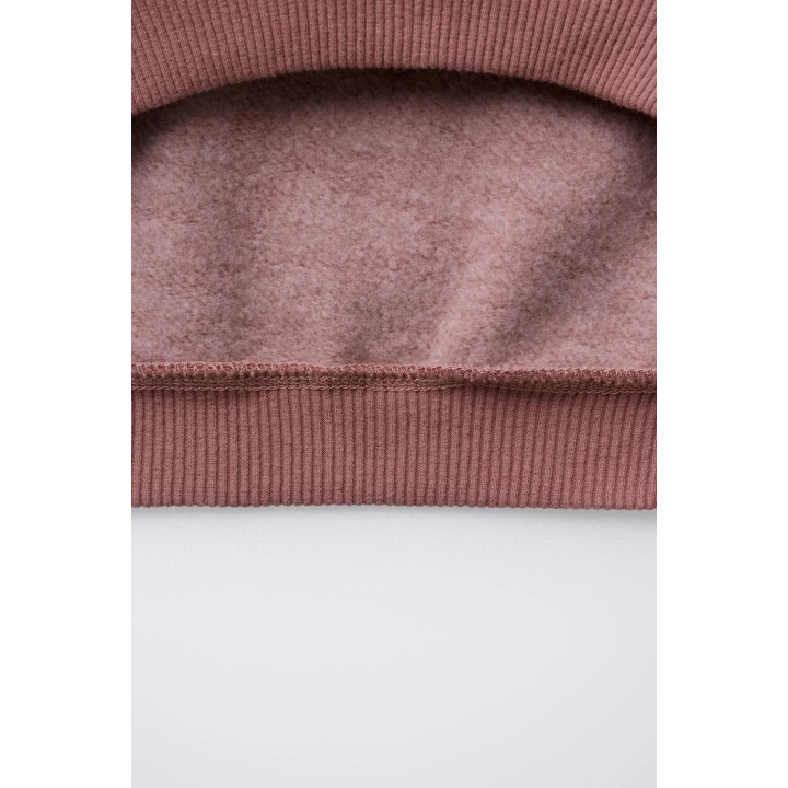 ТОЛСТОВКА С ПРИНТОМ В ВИДЕ УЗОРОВ